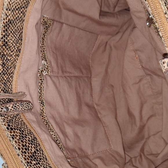 π¦ Reptile Leather shoulder bag / purse. Vintage. Awesome. Roomy. - Picture 10 of 14